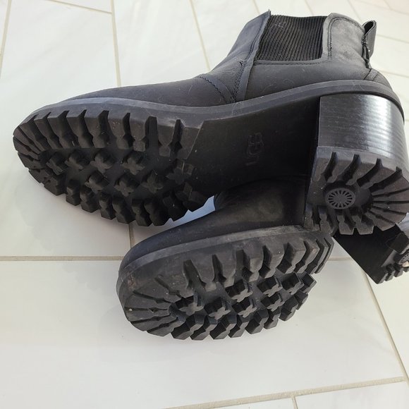 UGG heeled booties waterproof - Picture 2 of 2